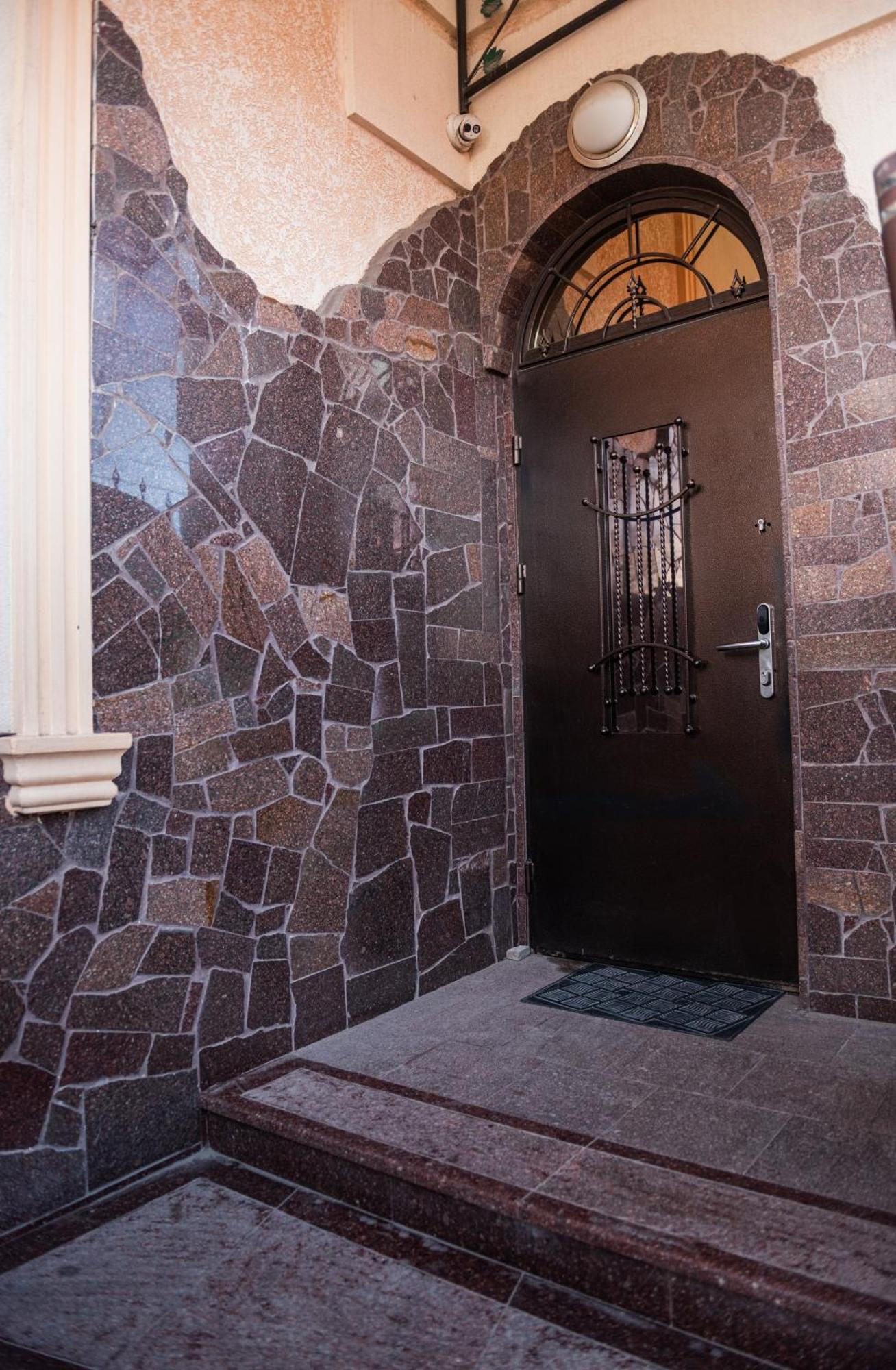 Hoshen Hotel Umanʼ Exterior foto