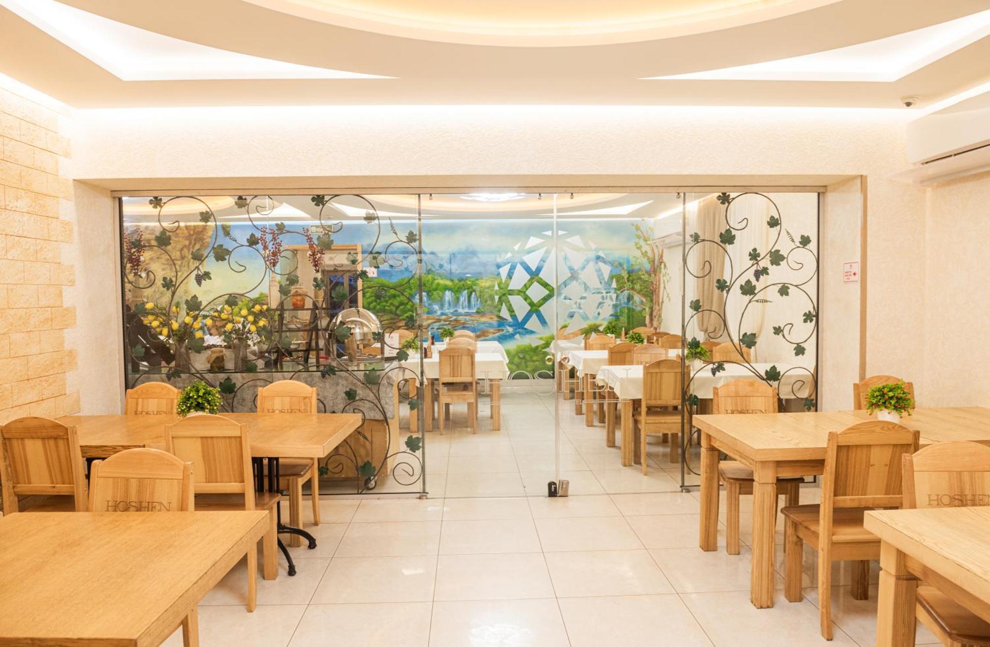 Hoshen Hotel Umanʼ Exterior foto