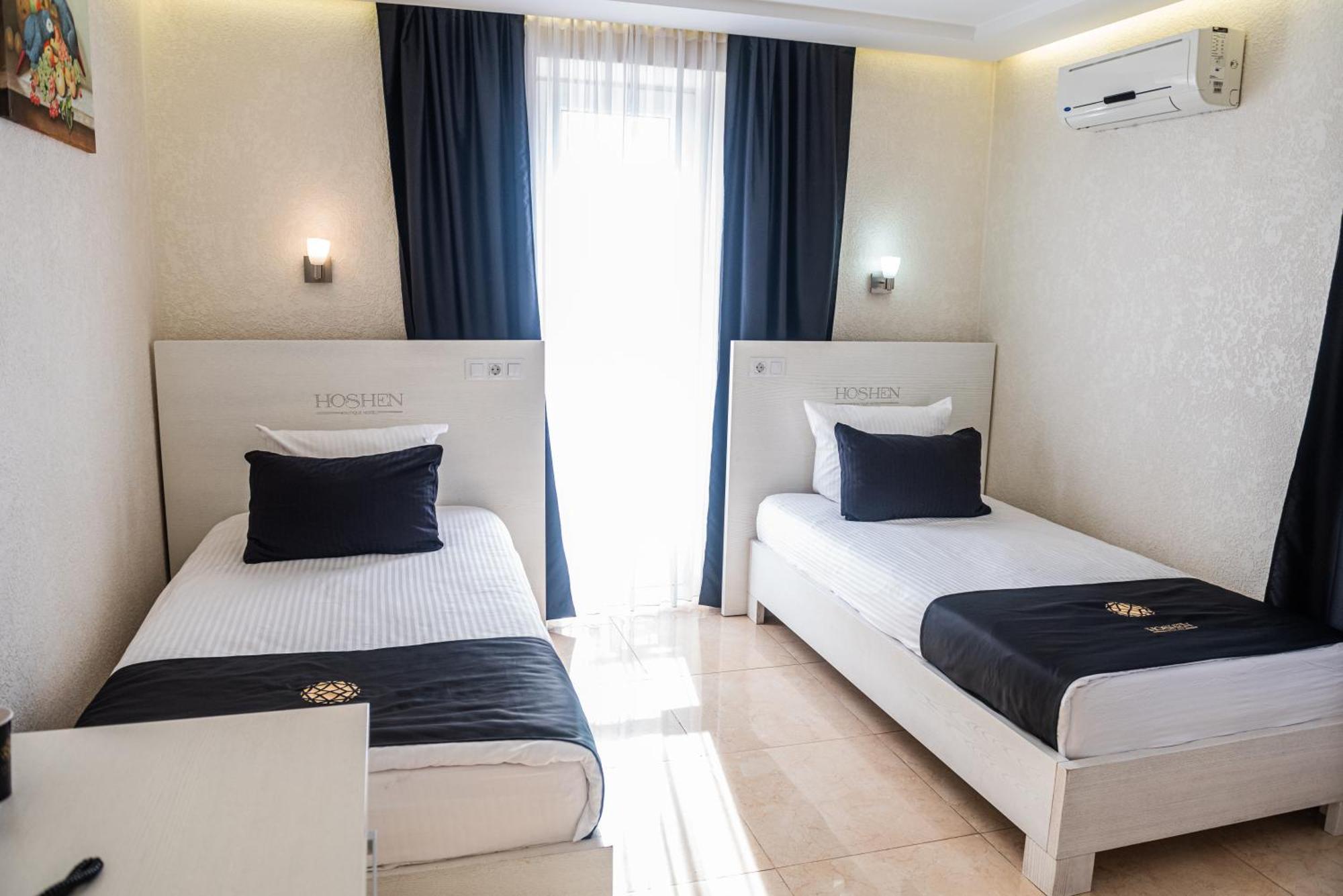 Hoshen Hotel Umanʼ Exterior foto