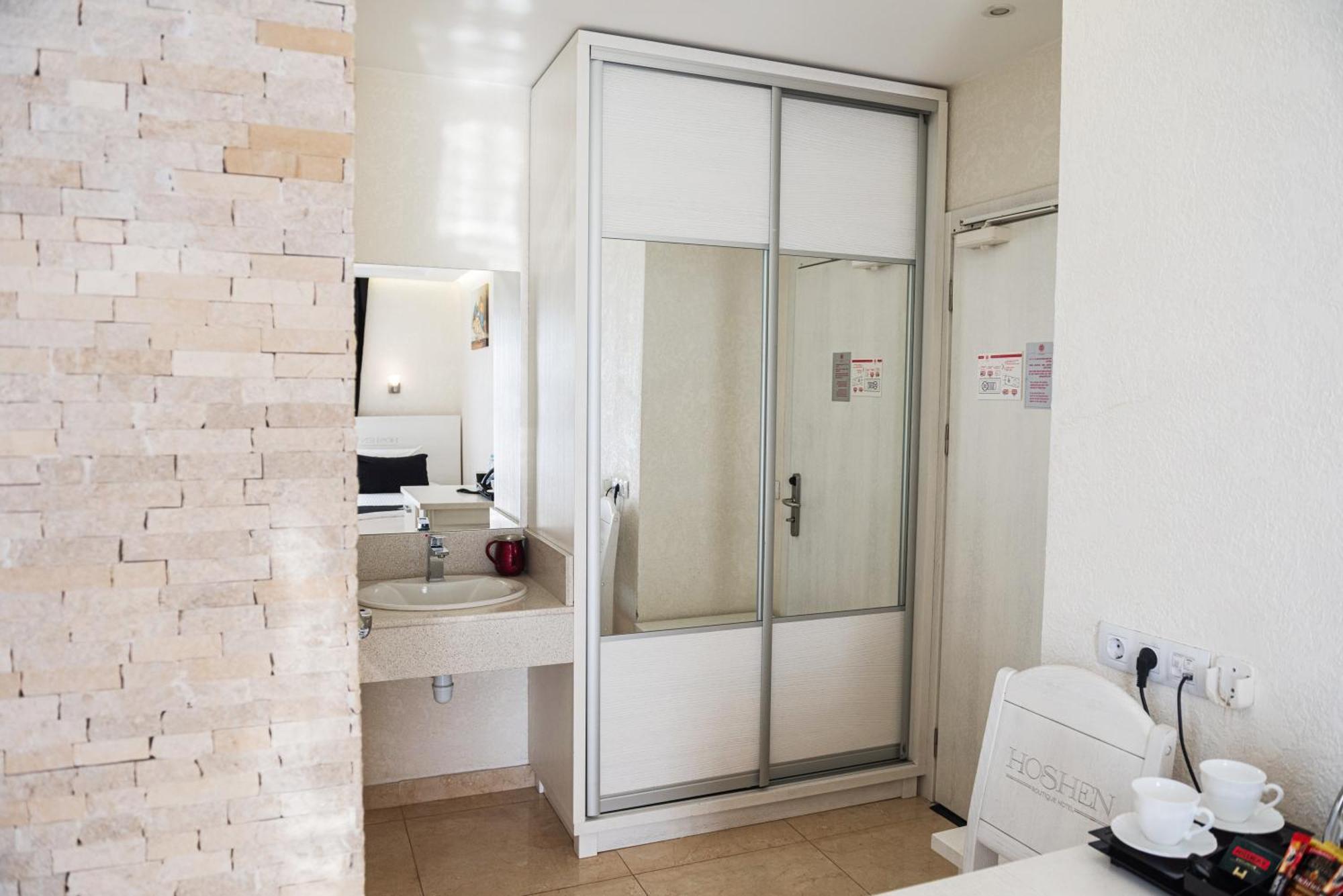 Hoshen Hotel Umanʼ Exterior foto